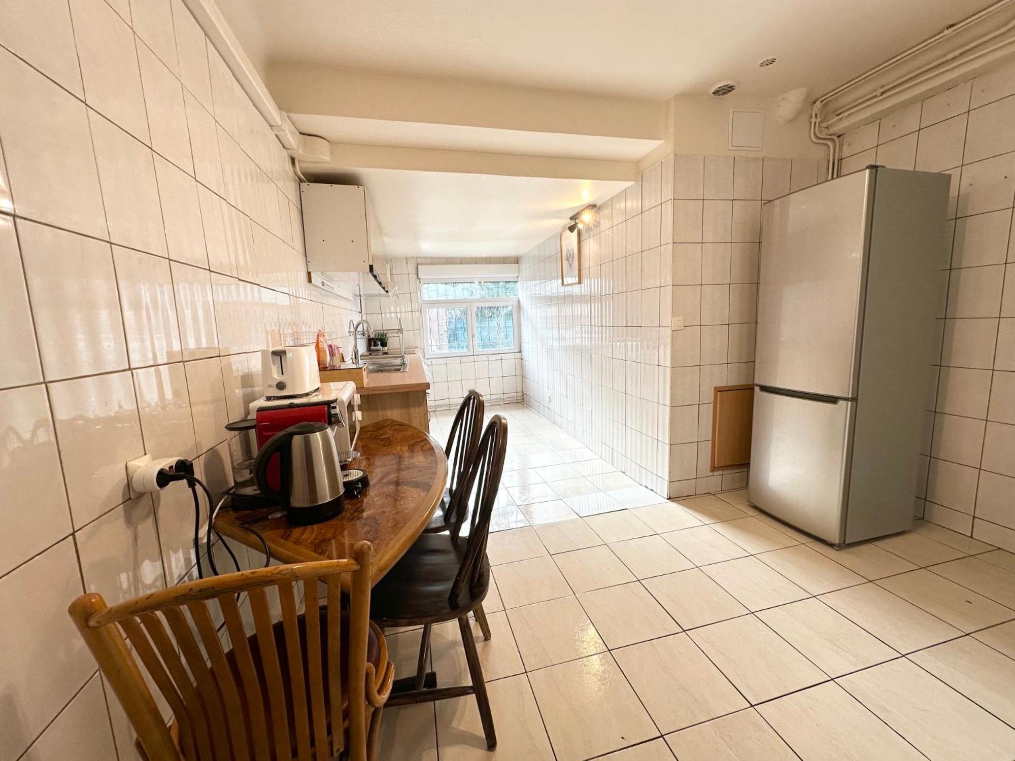 La Maison Est Situee En Face De La Gare Bondy Eksteriør billede